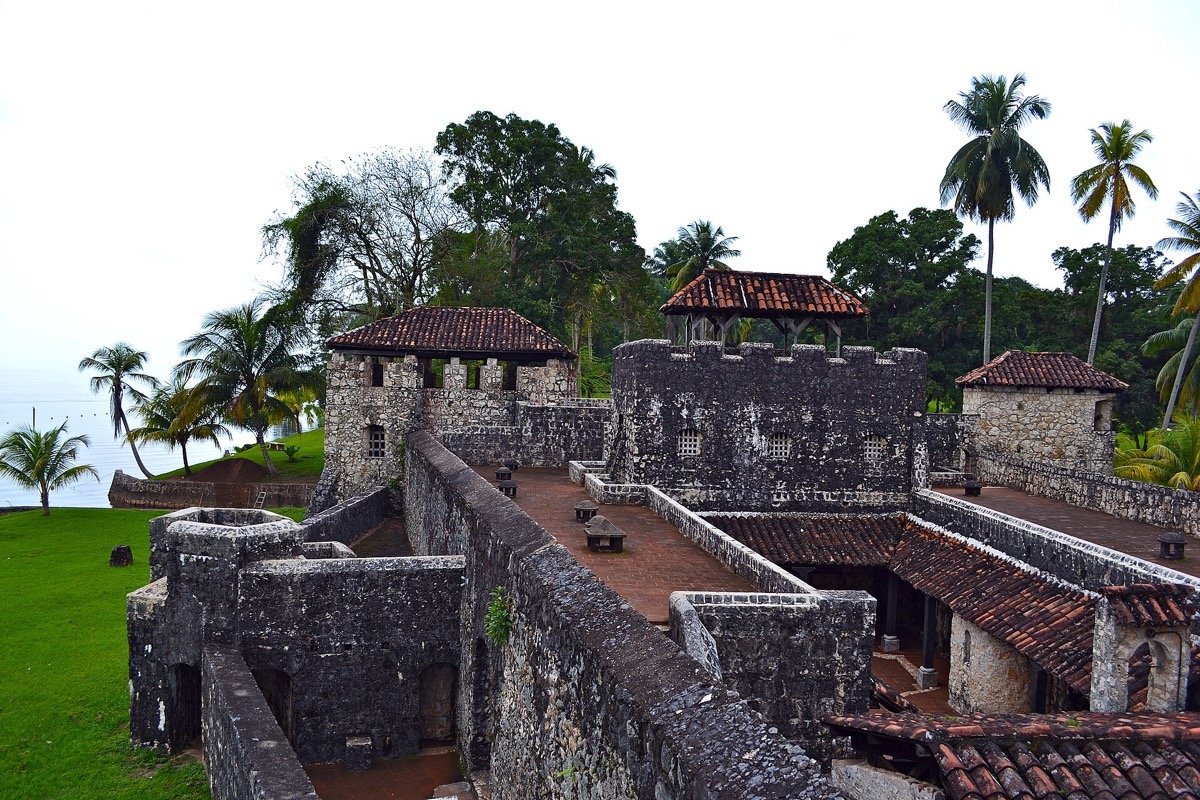 Castillo de San Felipe junto al Río Dulce