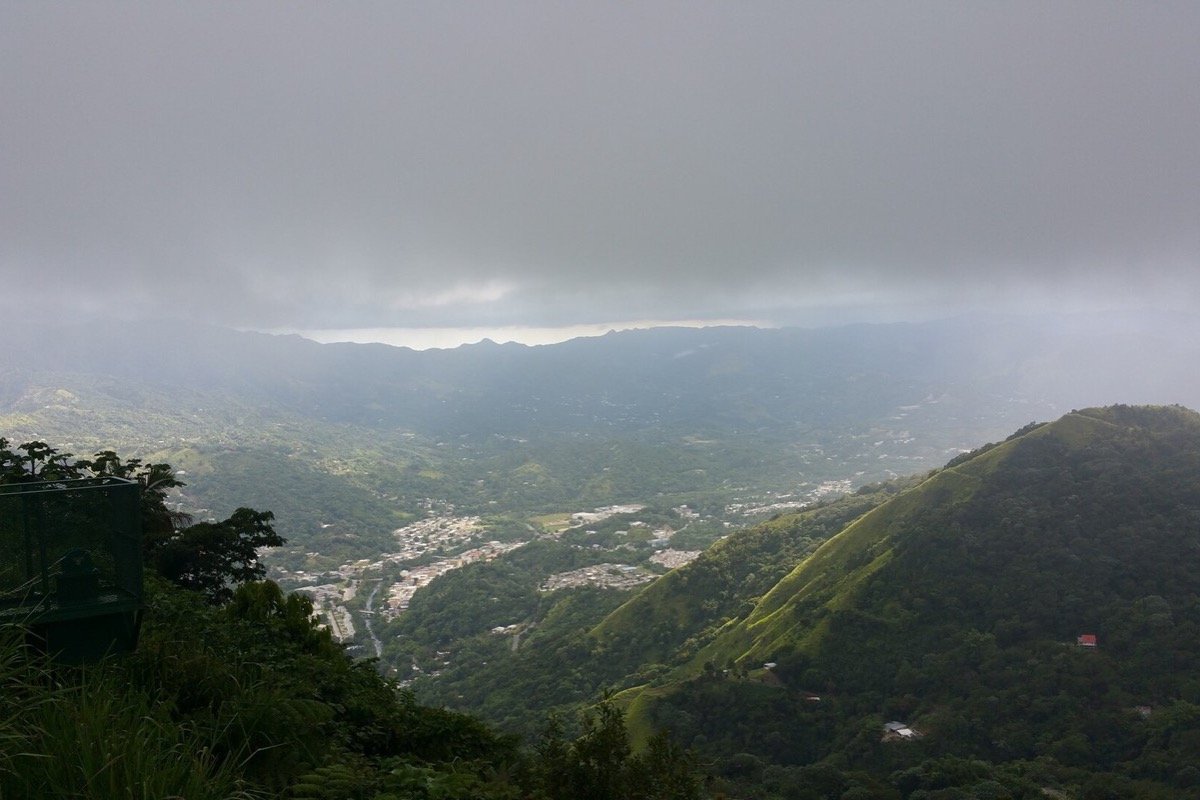 Valle verde en Jayuya, Puerto Rico