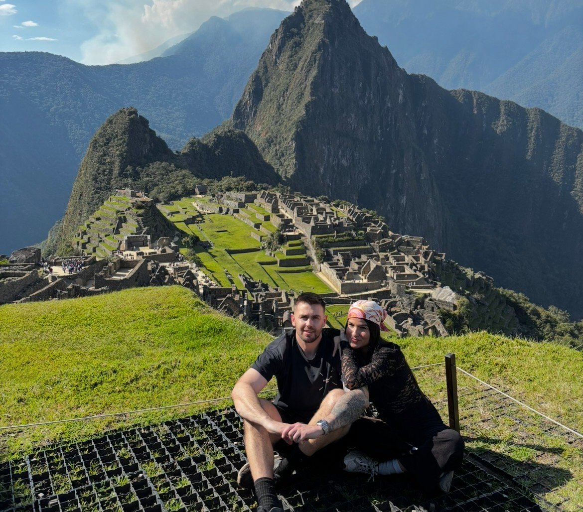 Dana y David juntos en Machu Picchu, Perú